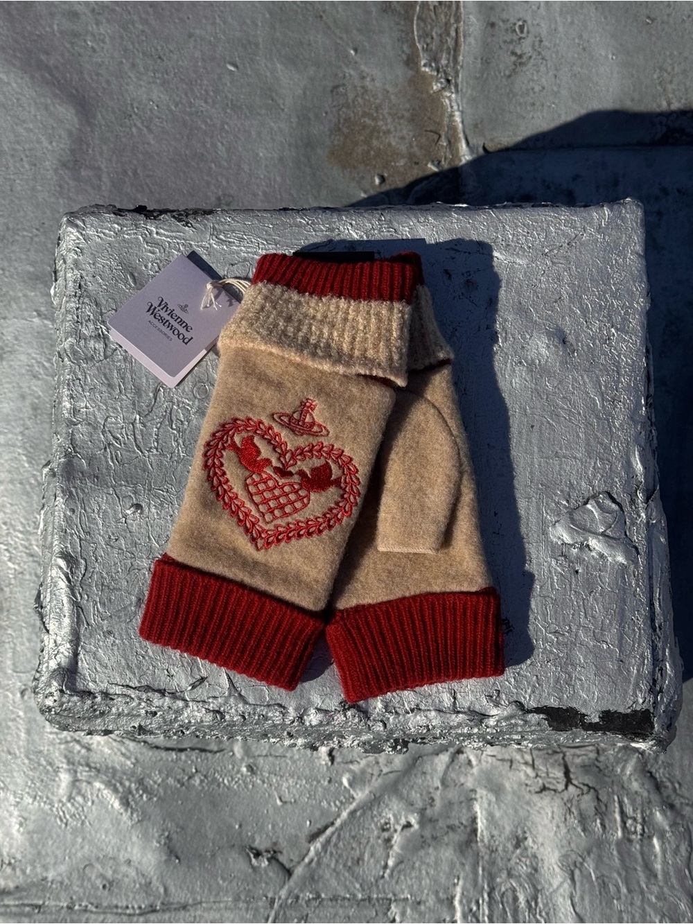 Vivienne Westwood Heart Embroidery Fingerless Gloves Brown & Red